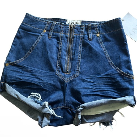 One Teaspoon Indie Chambray Superfreaks Jean Shorts NWT - Picture 1 of 4